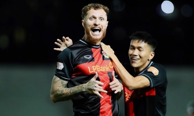 Geovane chưa thể khoác áo tuyển Việt Nam.