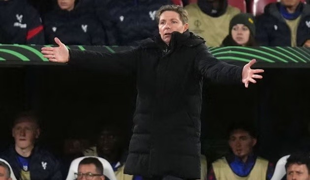 Glaser không rõ về việc CĐV đội nhà la ó.