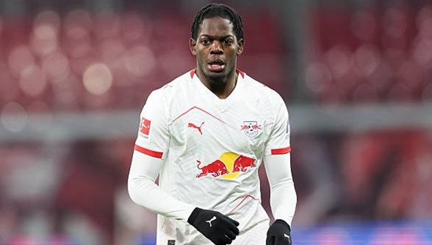 Castello Lukeba nằm trong tầm ngắm của Arsenal.