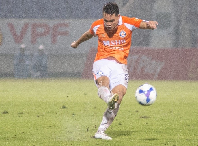 Pha ra chân ''sấm sét'' của Văn Sơn.