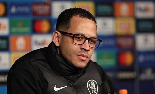 Liam Rosenior cập nhật tình hình lực lượng của Chelsea.