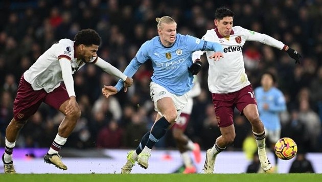 Man City nỗ lực giành trọn 3 điểm trước West Ham.