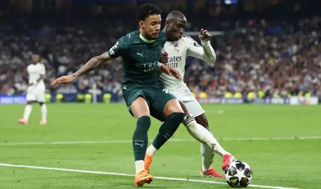 Mendy vừa có trận đấu chói sáng trước Man City.