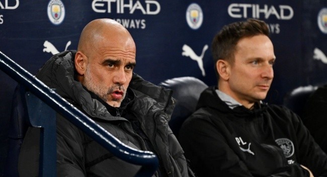 Man City chạm trán West Ham.