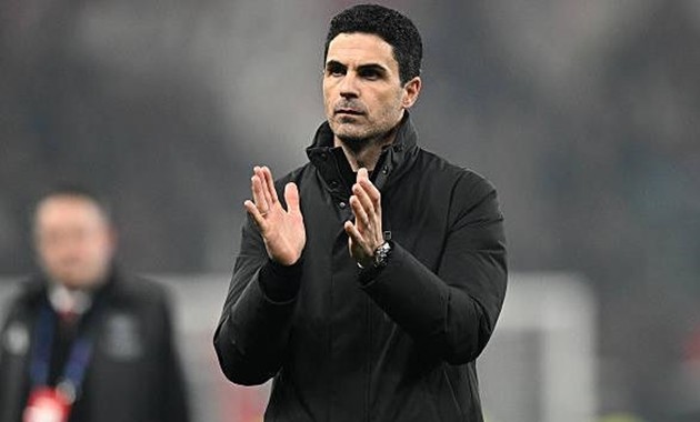 Mikel Arteta phản bác những lời chỉ trích nhắm vào Arsenal.