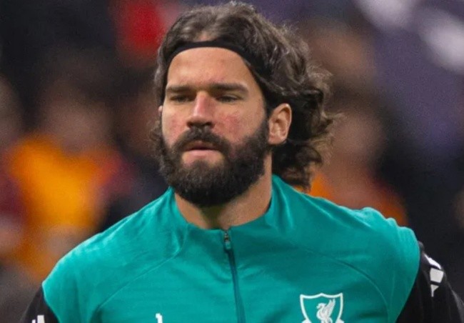 Khả năng ra sân của Alisson bỏ ngỏ.