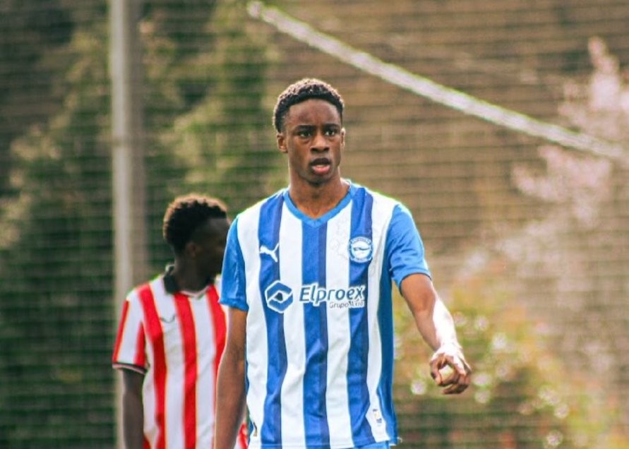 Victory Okorie là trung vệ giàu tiềm năng.