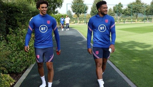 James được đánh giá có khả năng phòng ngự tốt hơn Trent.