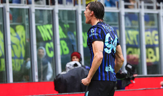 Esposito mở tỷ số cho Inter.