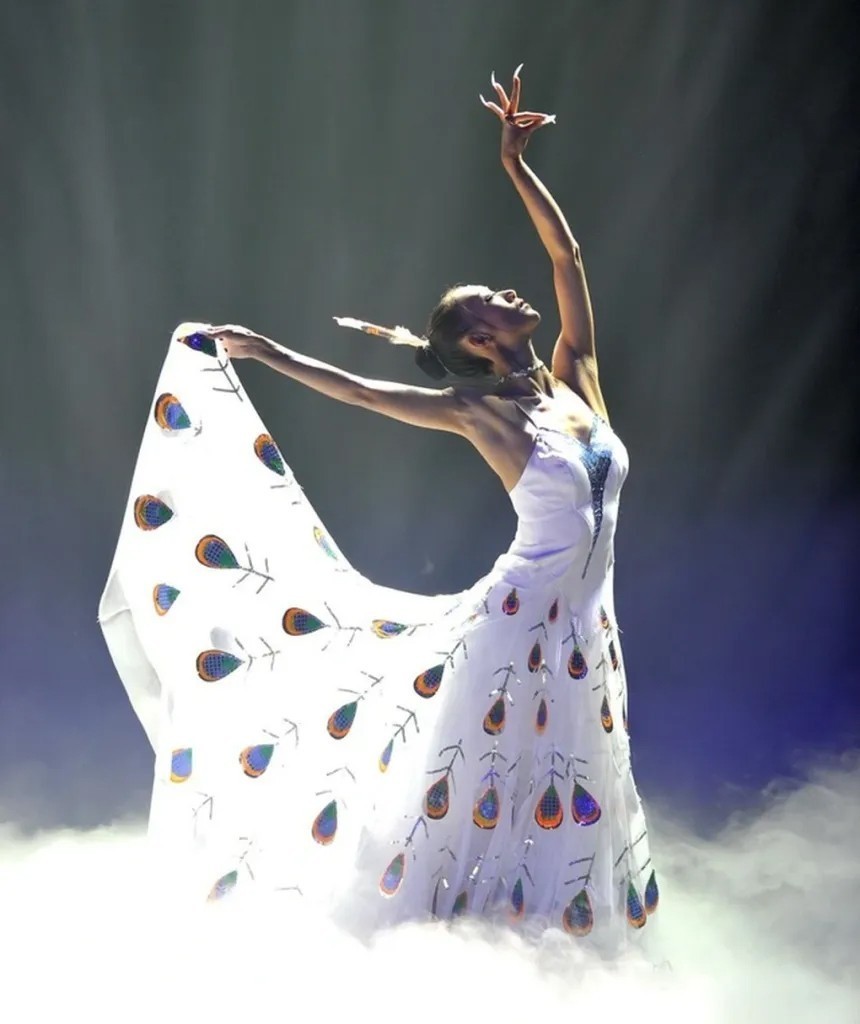 Nhờ thói quen này, táo trở thành loại trái cây gần như không thể thiếu trong chế độ ăn uống của bà.

