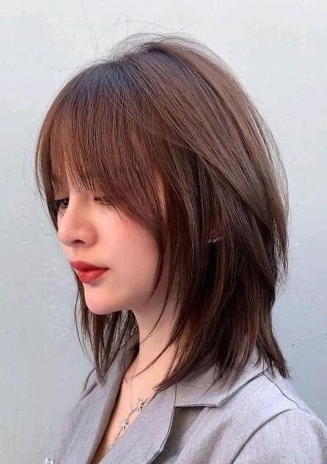 Ngoài ra, tóc ngắn layer texture cũng giúp việc chăm sóc trở nên đơn giản hơn vì không cần tạo kiểu quá nhiều.