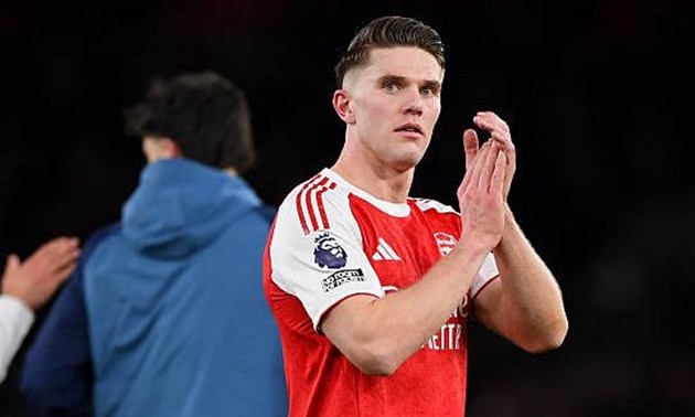 Viktor Gyokeres ghi bàn trong trận đấu với Everton.