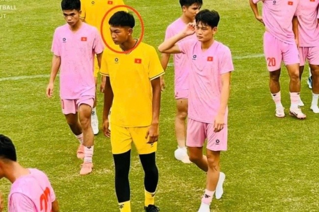Nguyễn Bá Nhật Ka trong màu áo U19 Việt Nam.