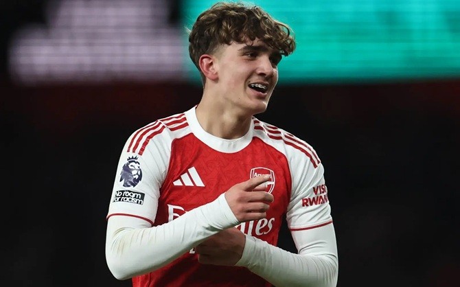 Max Dowman (7,5): Tài năng trẻ xuất chúng này vào sân thay người và ngay lập tức trở thành nhân tố xoay chuyển cục diện trận đấu. Quả tạt bóng 