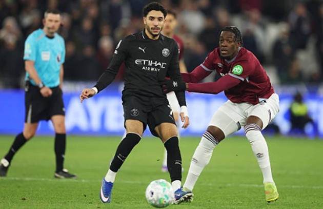 Omar Marmoush – 6.8 điểm: Phải nhận thẻ vàng vì một pha dùng tay chơi bóng ngớ ngẩn trong hiệp một. Là người kiến tạo cho cú lốp bóng thành bàn của Silva. Gặp khó khăn trong việc xuyên thủng hàng phòng ngự West Ham sau đó và bị thay ra ở phút 60.