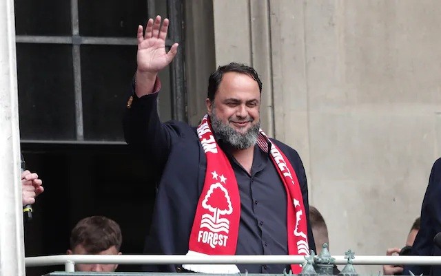 Marinakis là một nhân vật kỳ lạ của Ngoại hạng Anh.