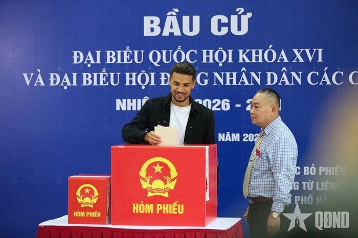 Hoàng Hên đi bầu cử.