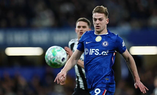 Delap kém duyên trong màu áo Chelsea.