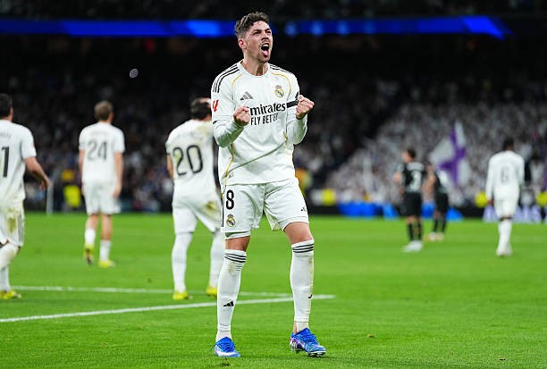 Federico Valverde - 7.9: Cầu thủ xuất sắc nhất trận. Lập công mang về bàn thắng cho đội nhà và thể hiện tầm ảnh hưởng bao trùm lên lối chơi trước khi được rút ra dưỡng sức.