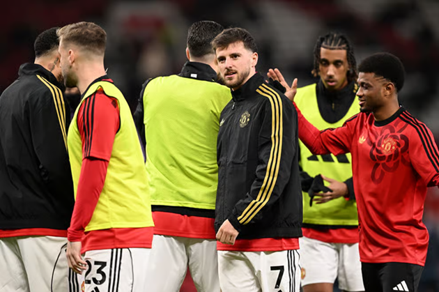 Mount trở lại giúp Man Utd có nhiều lựa chọn hơn ở tuyến giữa.