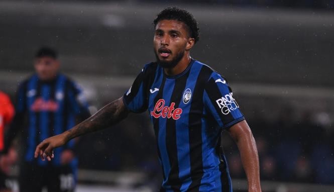 MU quay lại với thương vụ Ederson.