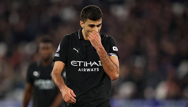 Rodri thừa nhận Manchester City bị Arsenal bỏ xa.