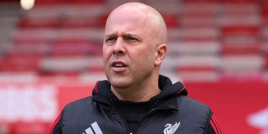 Arne Slot có khả năng bị sa thải nếu Liverpool không kết thúc mùa giải với tấm vé Champions League.