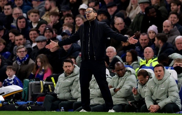 Rosenior và Chelsea vừa thua Newcastle.