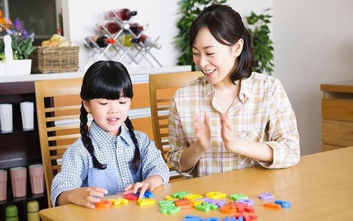 Ở vòng thử nghiệm thứ ba, tất cả học sinh đều phải làm cùng một bài kiểm tra khó hơn, ở mức độ trung học cơ sở. Hầu hết các em đều không đạt kết quả tốt. 