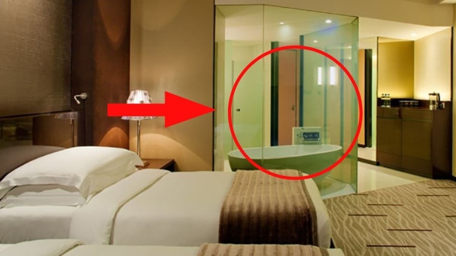 Nếu bạn thức dậy giữa đêm để đi vệ sinh mà căn phòng tối hoàn toàn, nguy cơ vấp phải đồ đạc hoặc va vào cạnh bàn, cạnh giường là khá cao.