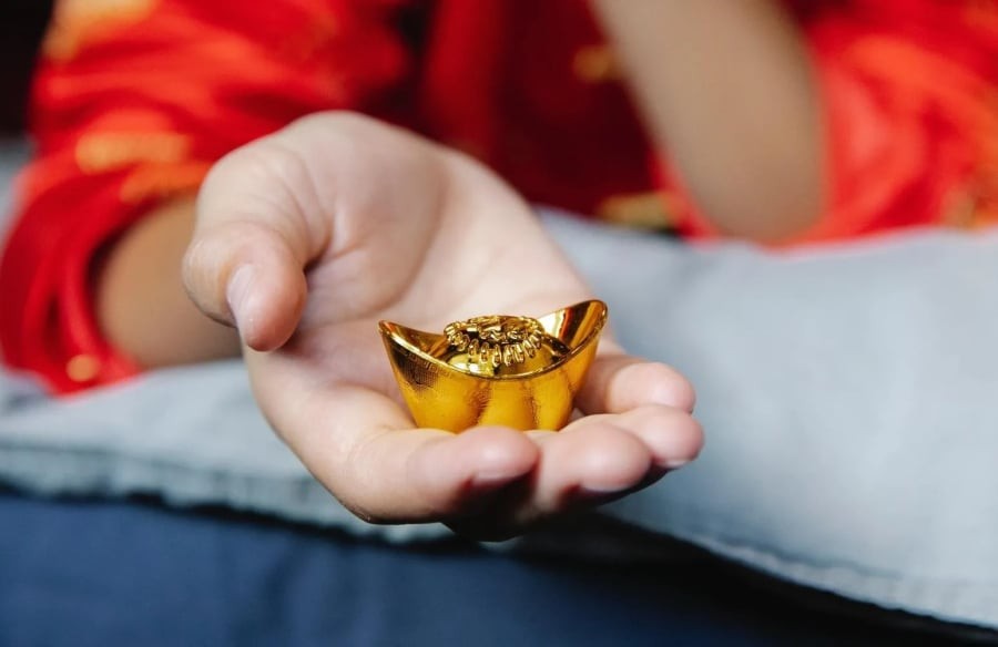 Trong 12 con giáp, tuổi Hợi thường được xem là con giáp có phúc khí khá dày. Họ có tính cách chân thật, hiền lành và ít khi tính toán thiệt hơn.