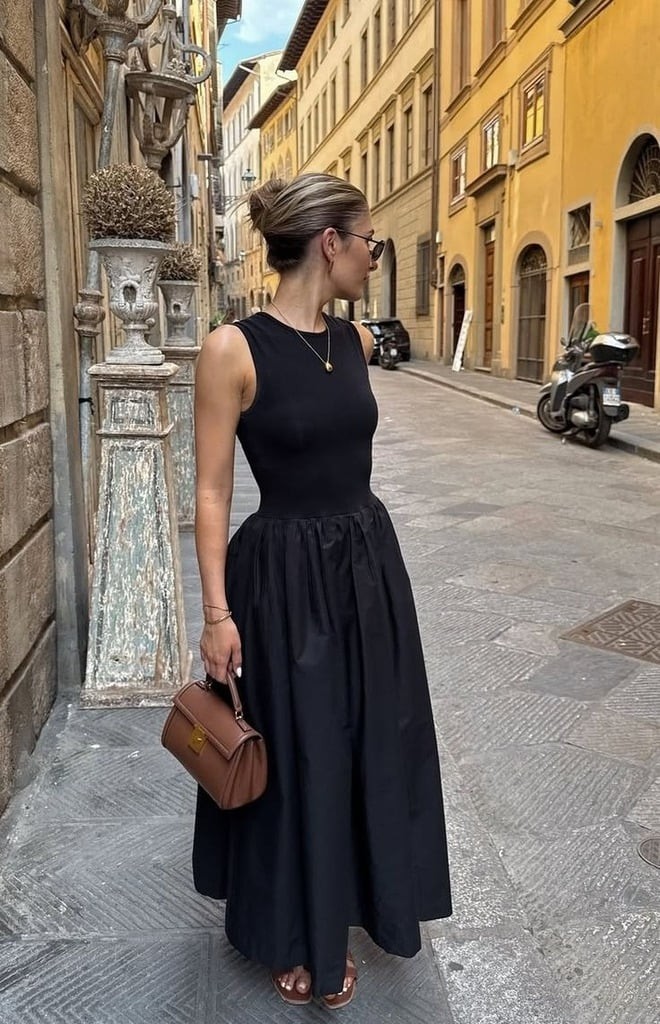 Gam màu đen mang lại cảm giác thanh lịch, đồng thời giúp tổng thể trông gọn gàng và tinh tế hơn.