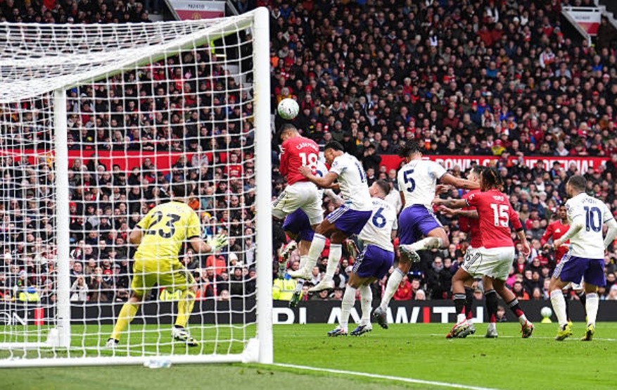 Man Utd giành chiến thắng thuyết phục trước Villa.