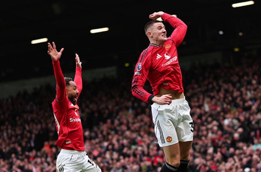 Sesko lại ghi bàn khi vào sân từ băng ghế dự bị.