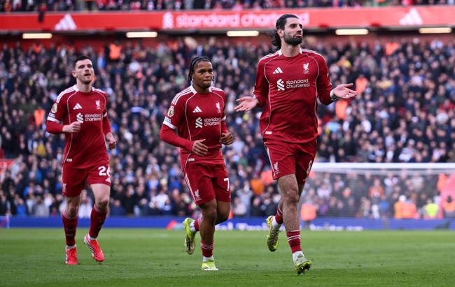 Szoboszlai mở tỷ số cho Liverpool.