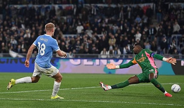 Phút lóe sáng của Isaksen là đủ để Lazio giành trọn 3 điểm.