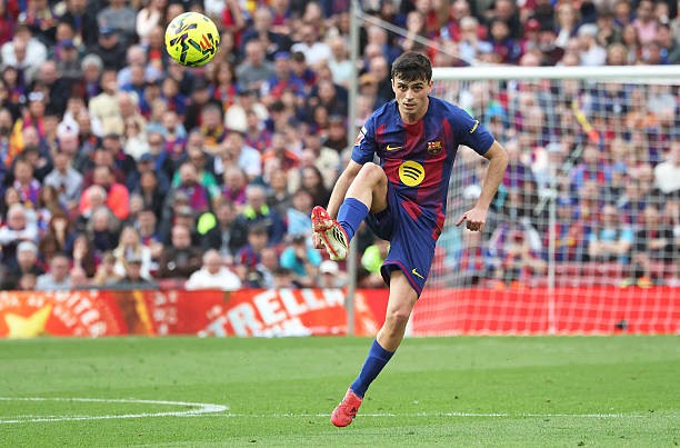 Pedri - 6.3 điểm: Một ngày thi đấu dưới sức và vô cùng nhạt nhòa của tiền vệ tài hoa này. Gần như tàng hình trên sân, không để lại bất kỳ dấu ấn chiến thuật nào và sớm bị thay ra ngay đầu hiệp hai.