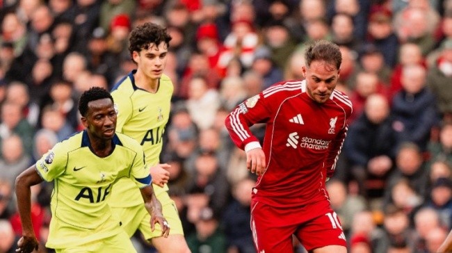 Alexis Mac Allister chơi mờ nhạt trước Tottenham.