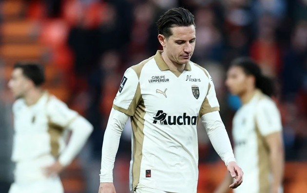 Lorient sẽ không hài lòng vì PSG được đặc cách hoãn lịch thi đấu.