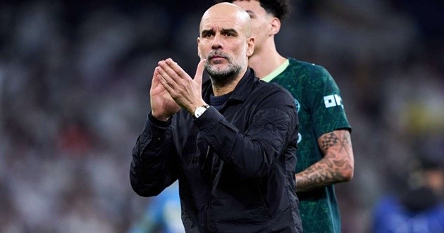Pep đáp trả những chê bai Man City sắp bị loại khỏi Champions League.