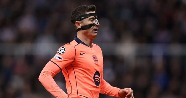 Lewandowski lọt vào tầm ngắm của Besiktas và Fenerbahce.