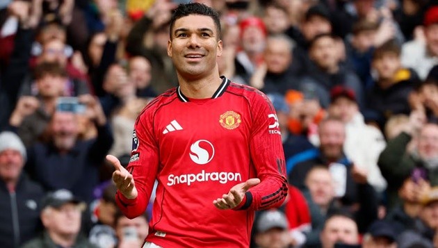 Casemiro đang chói sáng nhưng anh cần ra đi.