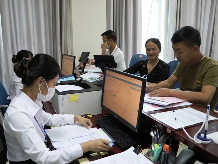 Trao đổi với phóng viên Báo Người Lao Động, PGS-TS Ngô Trí Long, chuyên gia kinh tế thuộc Hiệp hội Tư vấn Tài chính Việt Nam, cho rằng mức tăng dự kiến 8% từ ngày 1-7-2026 đối với cán bộ, công chức, viên chức và lực lượng vũ trang là một tín hiệu tích cực. 