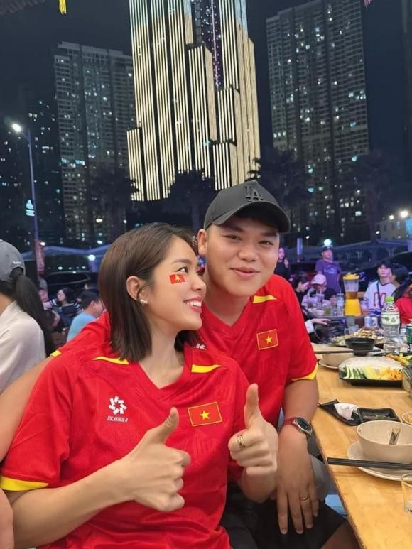 Phản ứng của chồng trẻ Lê Phương khi vợ đóng cảnh nóng