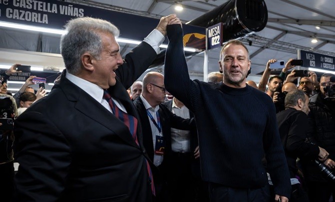 Joan Laporta nhận được sự ủng hộ áp đảo.