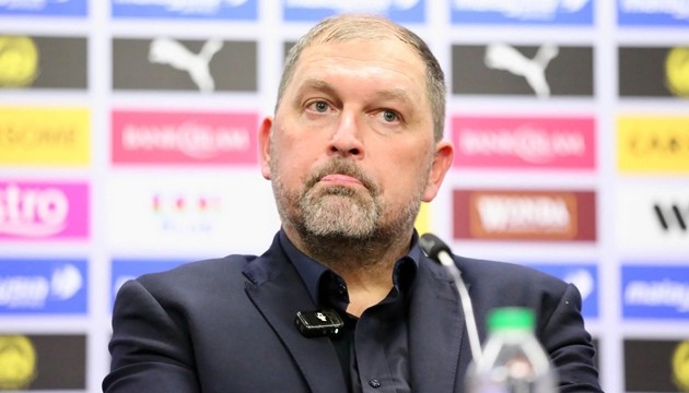 HLV Peter Cklamovski tỏ ra tự tin dù Malaysia nhận tổn thất lớn.