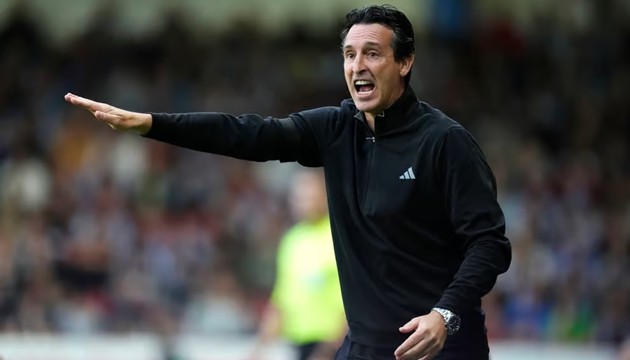 Unai Emery là một trong những ứng viên ngồi vào ghế nóng Man United.