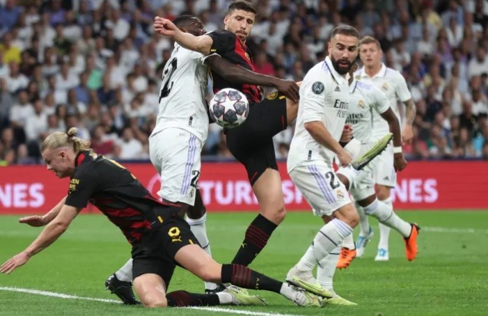 Chuyên gia cho rằng Real vẫn phải dè chừng Man City dù đã có lợi thế lớn ở lượt đi.