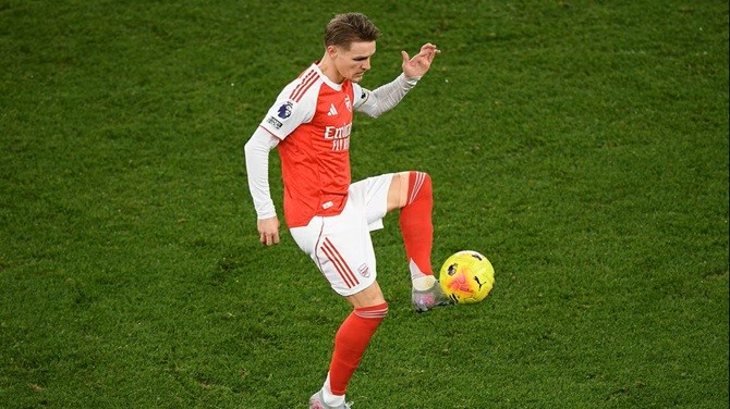  Odegaard sẽ phải ngồi ngoài ở trận gặp Bayer.