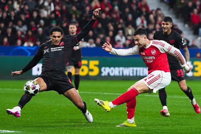 Arsenal được kỳ vọng sẽ đánh bại Bayer để giành vé đi tiếp.